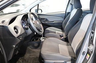 Halvkombi Toyota Yaris 10 av 21