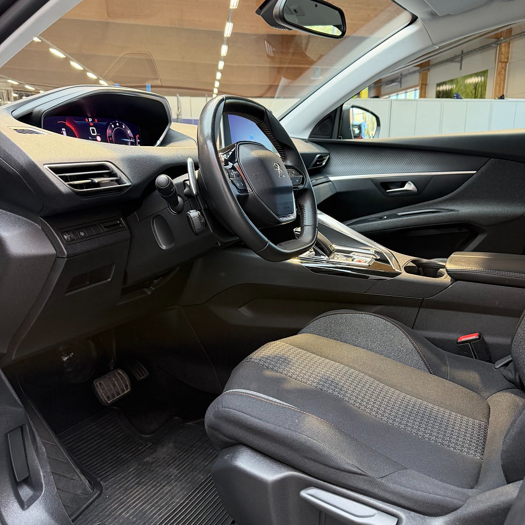 Peugeot 5008 1.2 PureTech 130 EAT Carplay Navi Backkamera 7-Sits