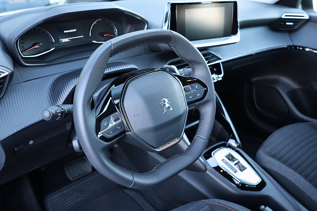 Peugeot 208 Active 100hk Automat Nyservad