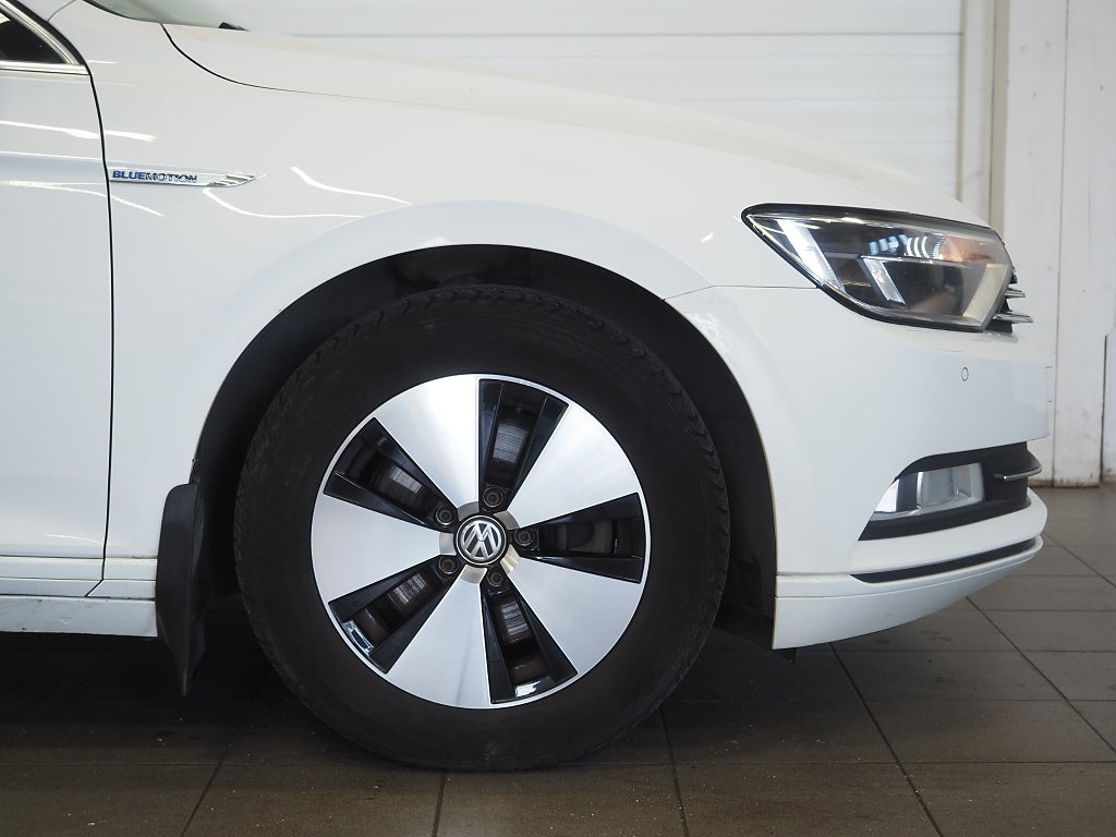 Volkswagen Passat Sportscombi 2.0 TDI  BlueMotion Base | Drag | B-Kam | 2017