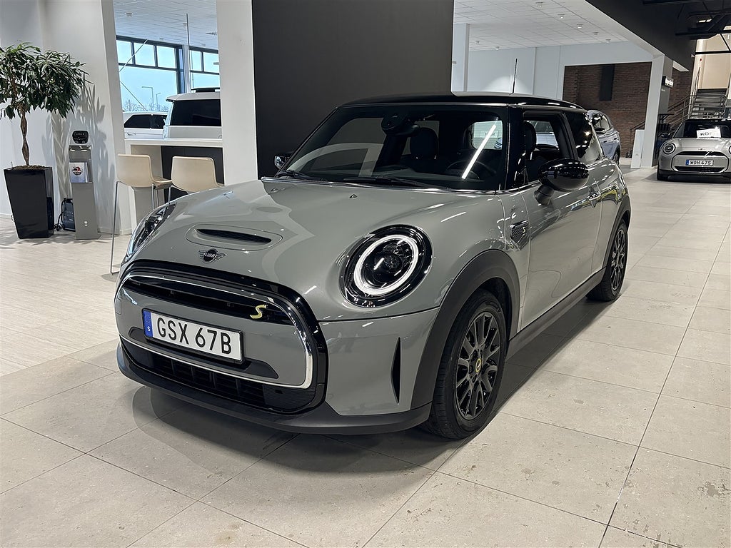 MINI Cooper 3,65% ränta SE Essential Navi CarPlay PDC LED Sportratt 16 Conne