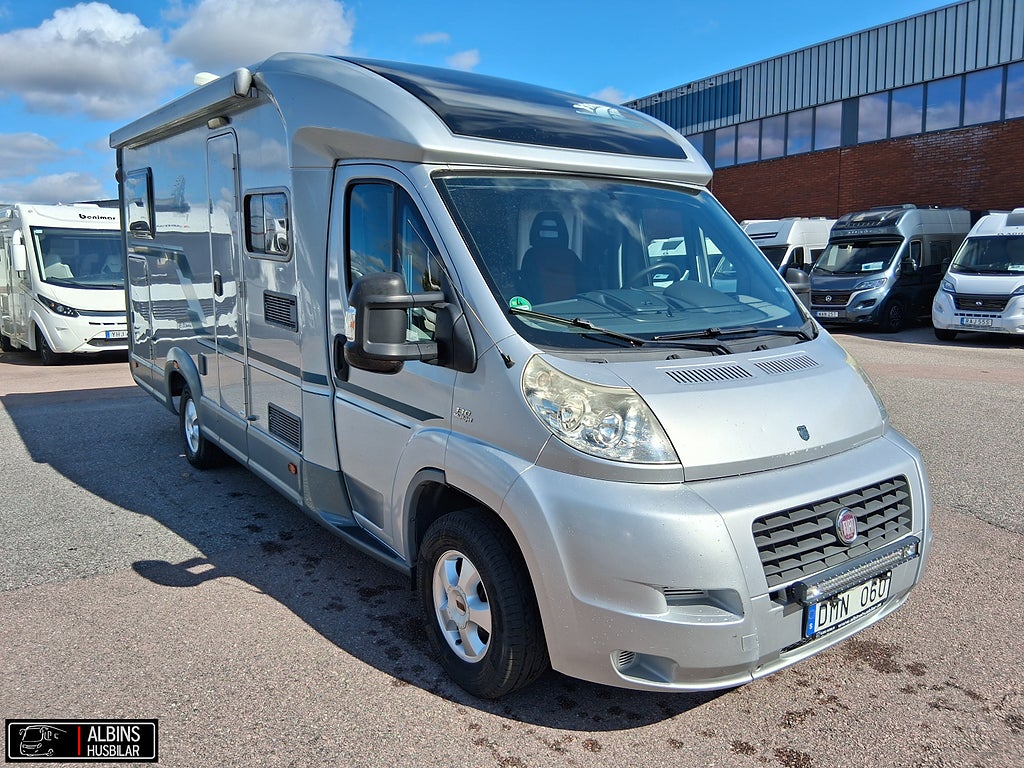 Weinsberg 650 Imperiale / Långbäddar / Dragkrok / 3500kg