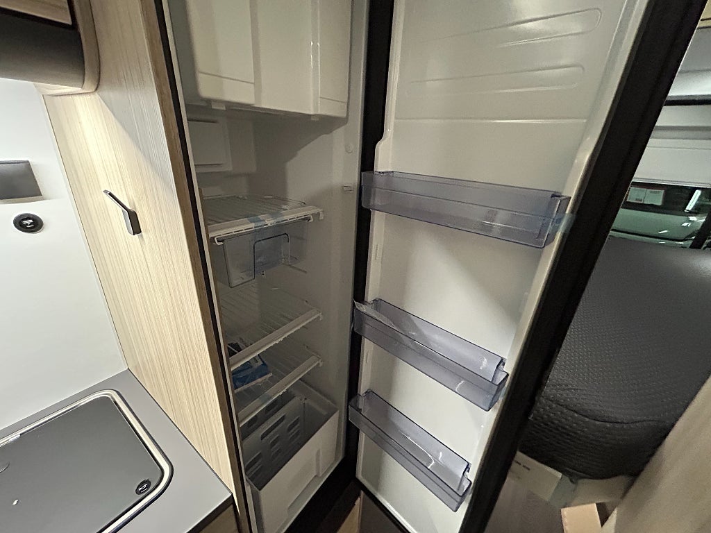 Sun Living V 65 GX /Dieselvärme / Höj & Sänkbarsäng / Automat / B-körkort/ - Sun Living