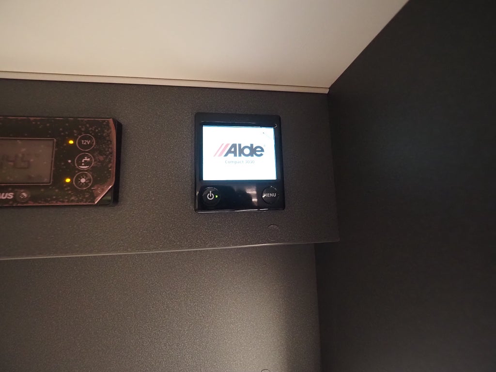 Knaus L!ve Wave 650 MF Platinum Selection ALDE I Taksäng