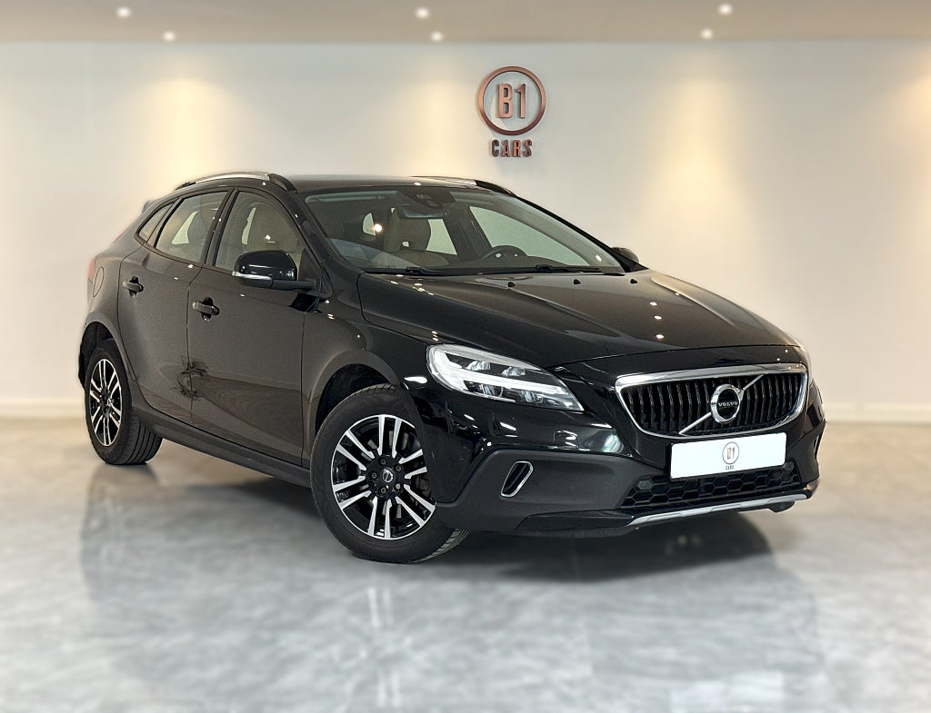 Volvo V40 Cross Country D3 AUTO MOMENTUM/PANO/SKINN/NYKAMREM