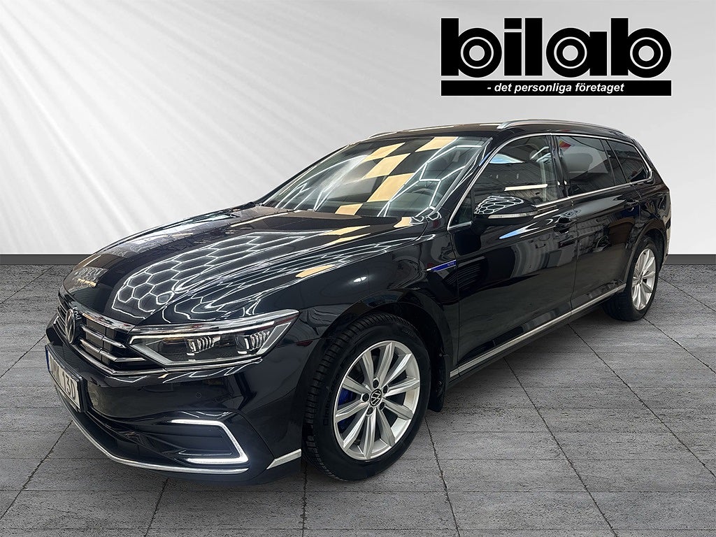 Volkswagen Passat Sportscombi GTE 1.4 TSI 218Hk executive/drag/värmare