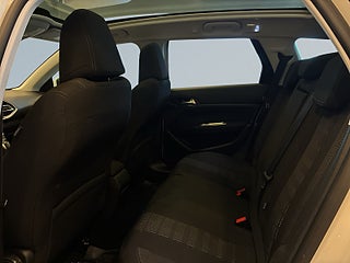 Peugeot 308 sw 1.2 PureTech 130 Allure SoV-Däck/Pano/P-Sens/Värmare – bild 13