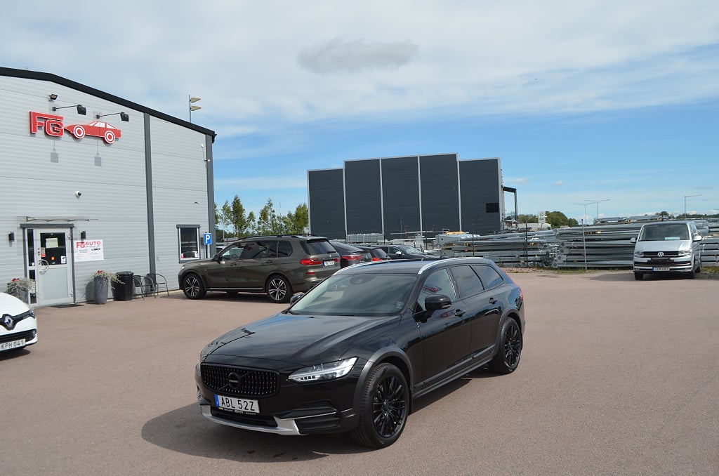 Volvo V90 Cross Country D4 AWD 190 hk VOC Backkamera Navi Drag Euro 6