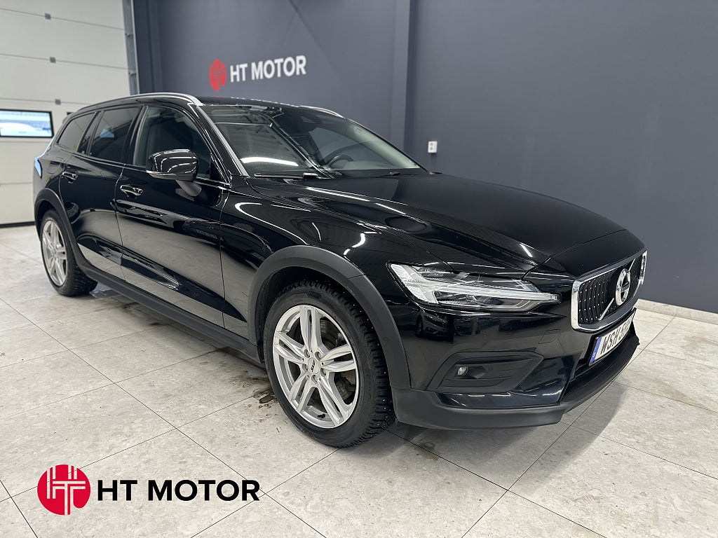 Volvo V60 Cross Country B4 AWD  Momentum/DRAG/NAV/B-Kamera/Rattvärme/HUD