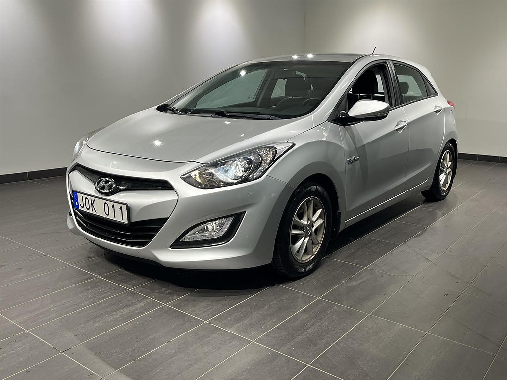 Hyundai i30 i 30 5-Dörrar 1.6 CRDi Sport Rattvärme Motorvärmare Euro 5 - 1