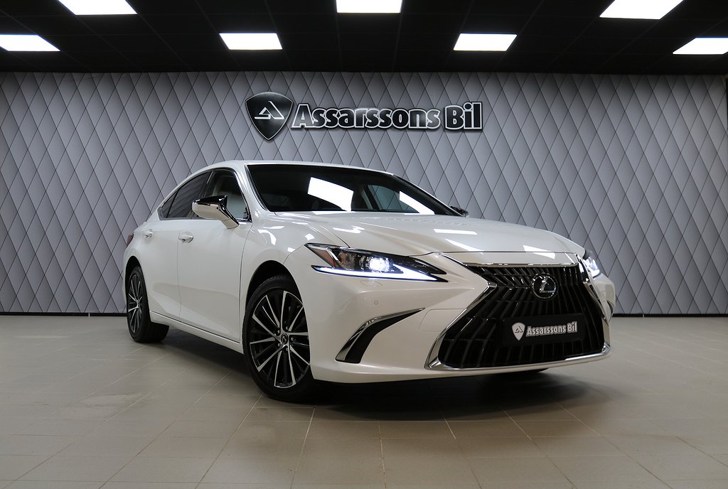 Lexus ES 300h 2.5 E-CVT Limited Edition Taklucka 218hk 