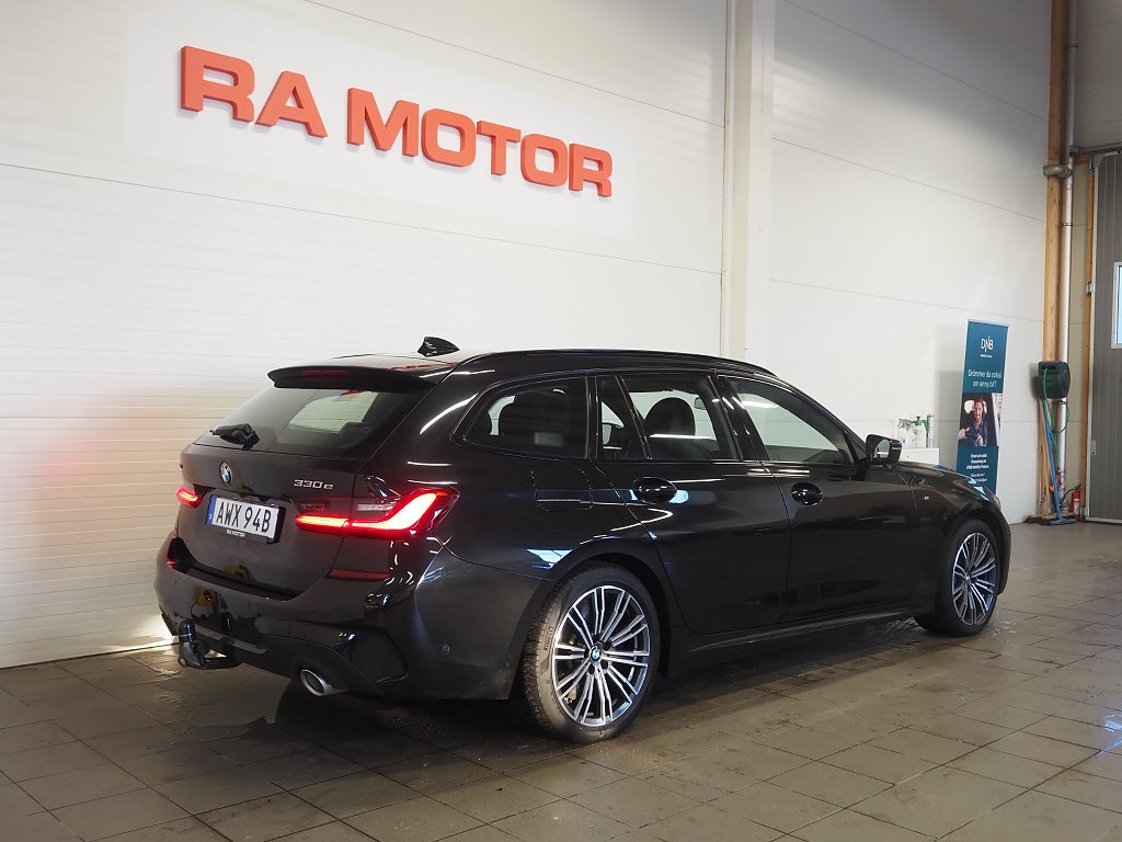BMW 330e xDrive 292hk Touring  M-Sport |Drag|Navi|Kamera| 2021