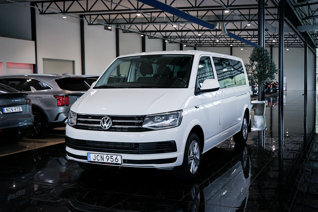Volkswagen Caravelle T32 2.0 TDI AUT LED Drag 9-Sits 2x Dörrar Dieselvärmare