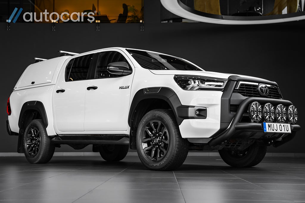 Toyota Hilux Dubbelhytt 2.8 4WD Invincible|Leasbar|Kåpa|D-Värmare
