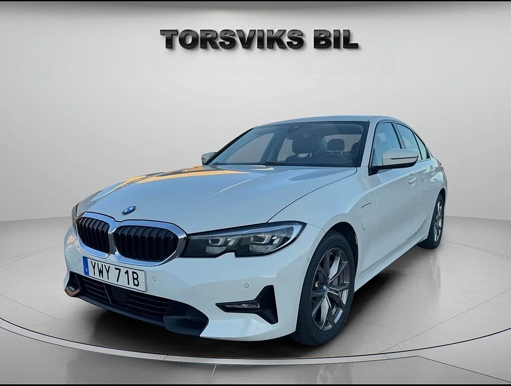 BMW 330e Sedan Steptronic Sport line - miniatyr 2