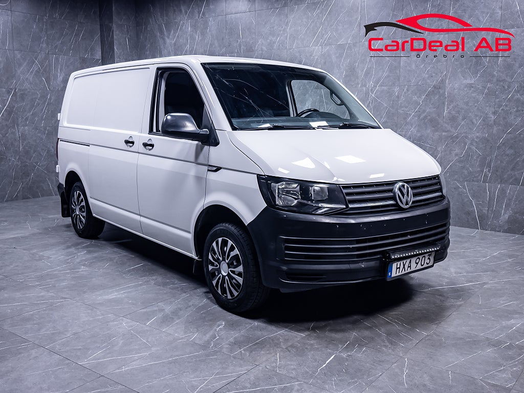 Volkswagen Transporter T30 2.0 TDI 102hk 3-Sits Värmare LED-ramp Dragkrok PDC
