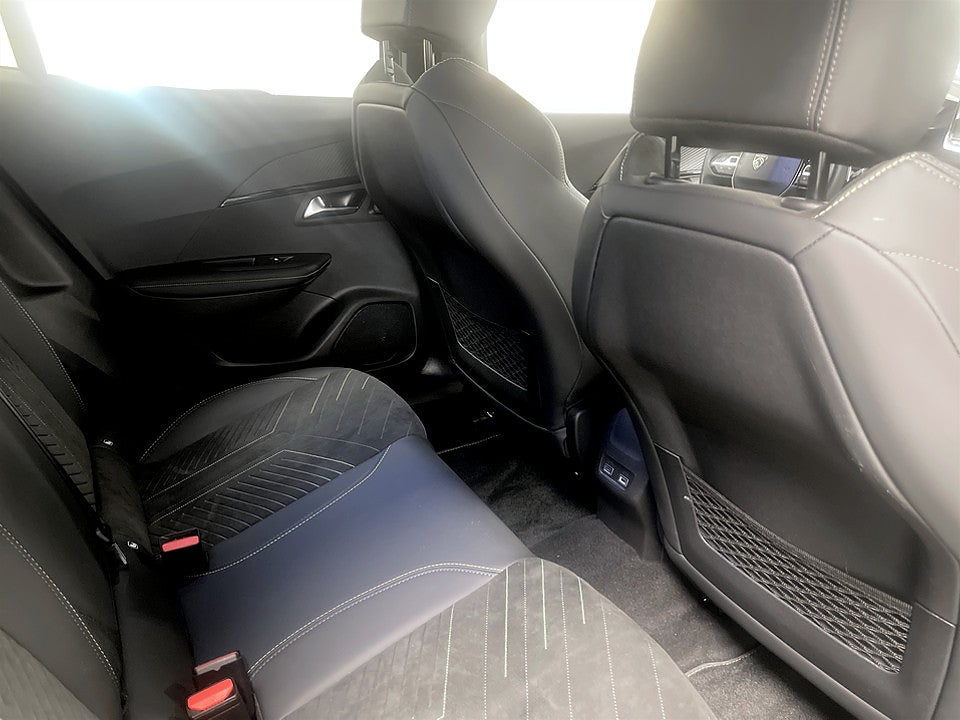 Bild på Peugeot 2008 GT 1.2 PT 130hk Aut B-KAMERA CARPLAY
