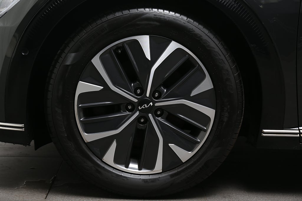 Kia EV6 77.4 kWh PLUS 228hk Läder 360°-kamera Leasbar 2022