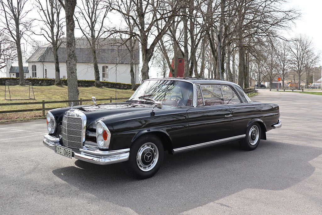 Mercedes-Benz W111 220 SE Coupé Svensksåld  * FINT SKICK ! *