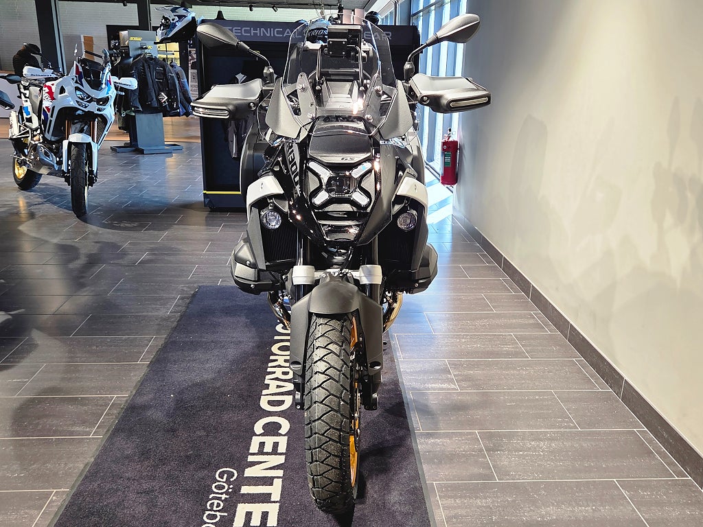 BMW R1300GS/Räntekampanj 3,45%/Automat/Väskor ingår/Omg lev!