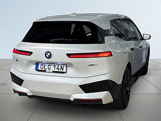 BMW iX xDrive40 Innovation 360° Laser Pvärm HuD H/K GPS SoV – bild 6