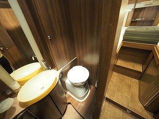 Husbil-integrerad BURSTNER Elegance i895 23 av 29