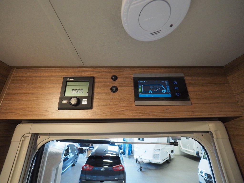 Knaus Van I 550 MF AUT I Under 6m I 140hk I 4 bäddar 2024