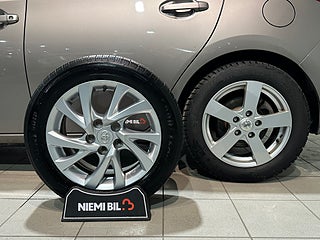 Toyota Auris 1.6 D-4D Active Mvärm Kamera Kamkedja S/V-hjul