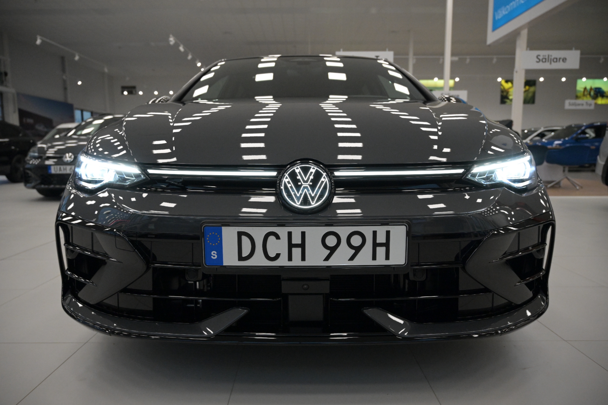 Volkswagen Golf R 333 hk 2026, bild 3/58
