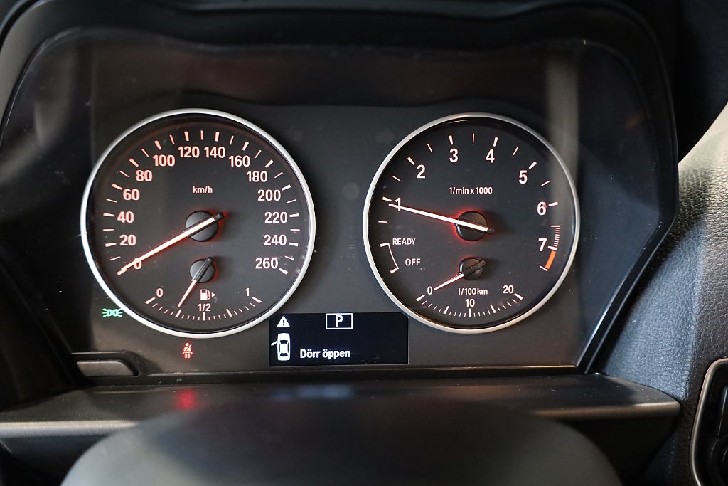 BMW 118I Steptronic Advantage PDC Connected Blåtand 2017