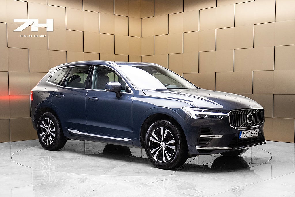 Volvo XC60 Recharge T6 AWD Core Pano Drag Pilot Assist Kamera
