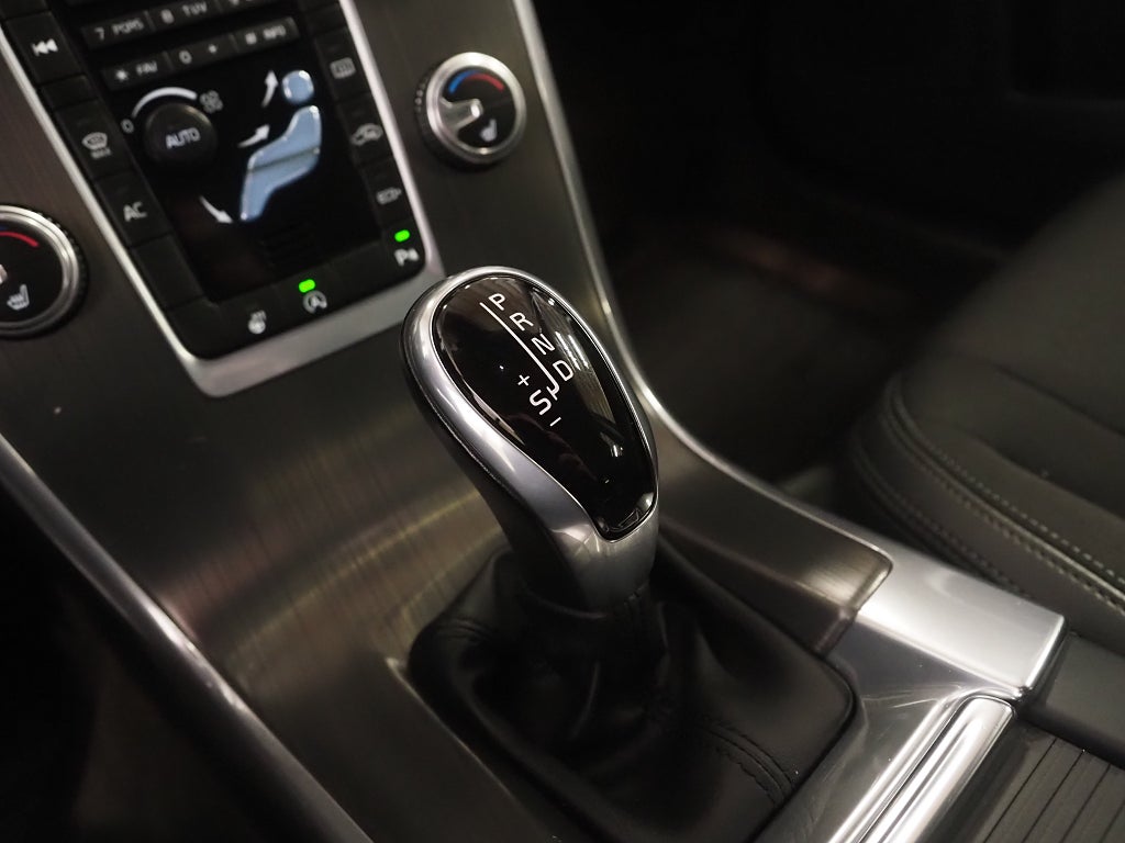 Volvo XC60 D4 190hk Geartronic Momentum | D-värm | 2016