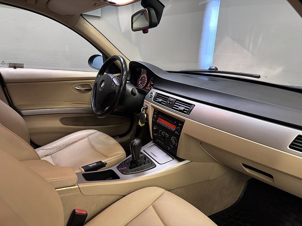 BMW 320D Sedan Advantage Fullservice | Nybesiktad | Skinn