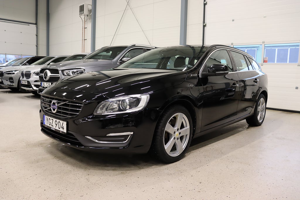 Volvo V60 D5 Plug-in Hybrid AWD Momentum Navi P-Värm 231hk