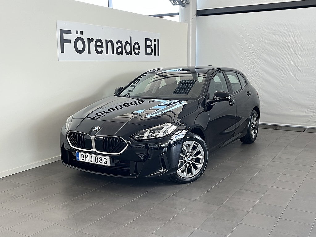 BMW 120 PRIVATLEASING fr. 3.295kr/mån Auto 17" Park Assist 