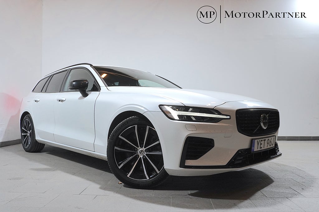 Volvo V60 Recharge T6 AWD Dark Plus R-Design Kamera Moms 3,95%