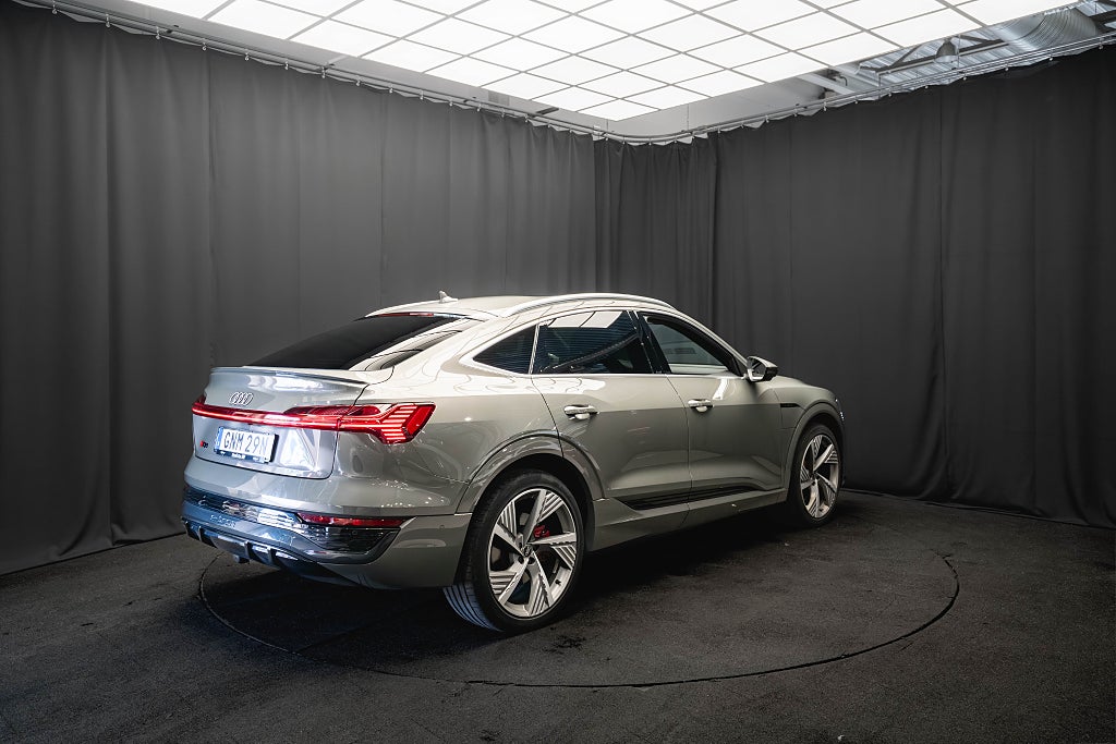 Audi q8-e-tron 55 Sportback Q S-Line PANO LÄDER B&O 22' LUFT 360° MOM