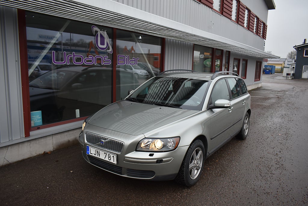 Volvo V50 1.8 (125hk) Kinetic / Ny Besiktad / Drag / 3,99%