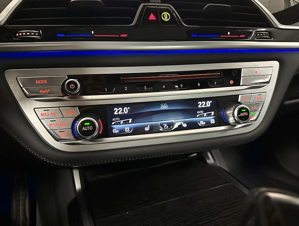 BMW 740 Le XDRIVE 326HK M-SPORT PANO H&K SOFTCLOSE HDU 360°