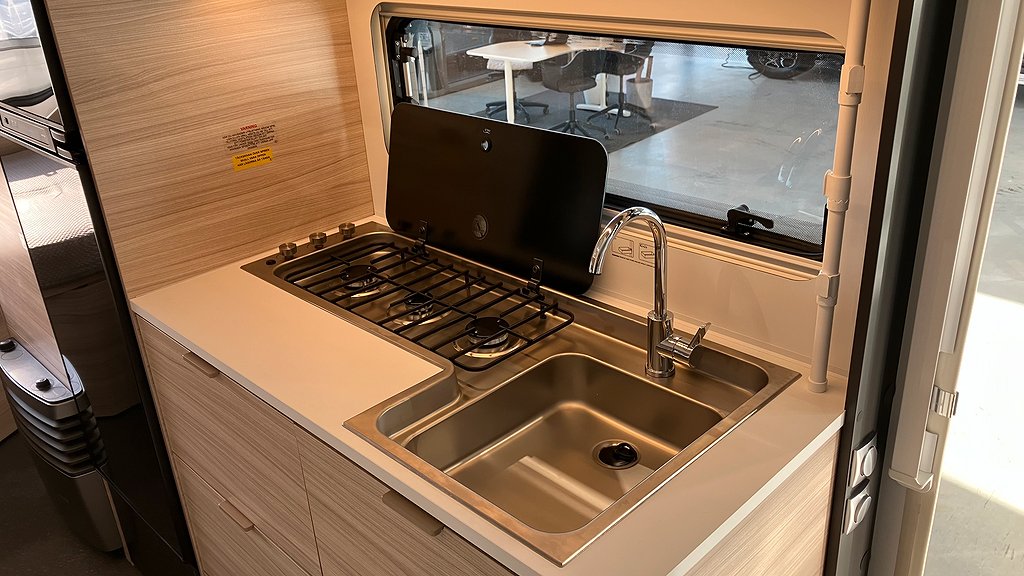 Adria Altea 542 PK / 3-våningsäng / 2,295.- / mån - Adria