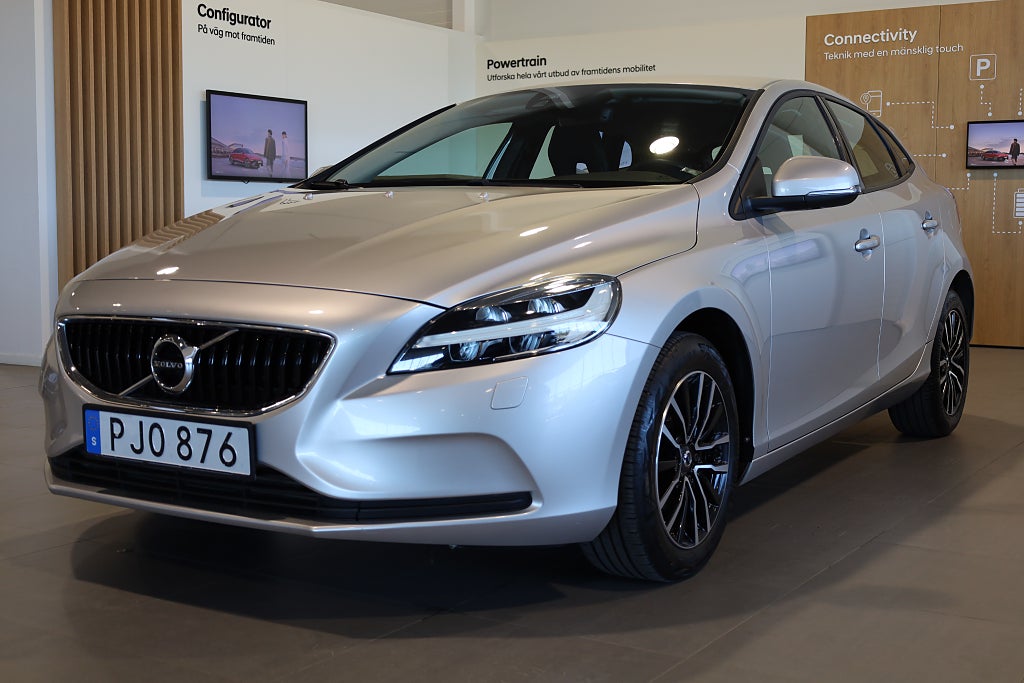 Volvo V40 T3 Momentum Värmare Navi PDC Blåtand 2018