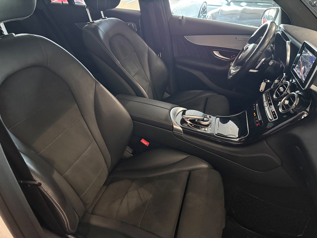 Mercedes-Benz GLC 220 d 4MATIC AMG Värmare Glastak Burmester - bild 13