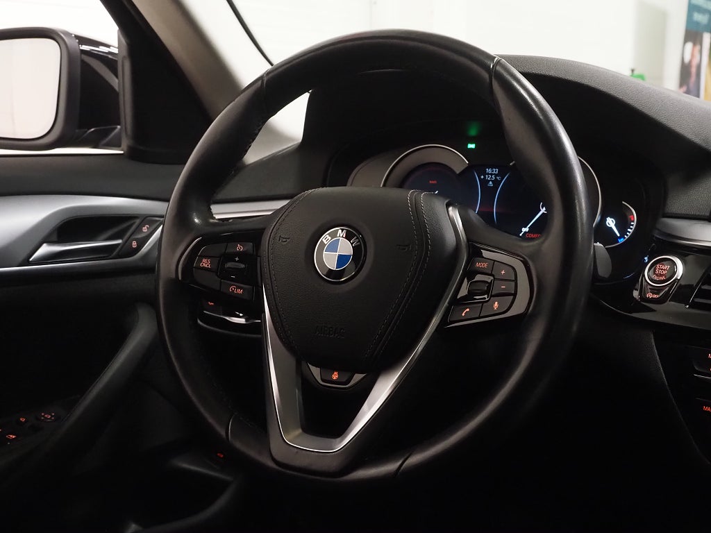 BMW 520 d Touring 190hk Steptronic Backkamera Navi 2018