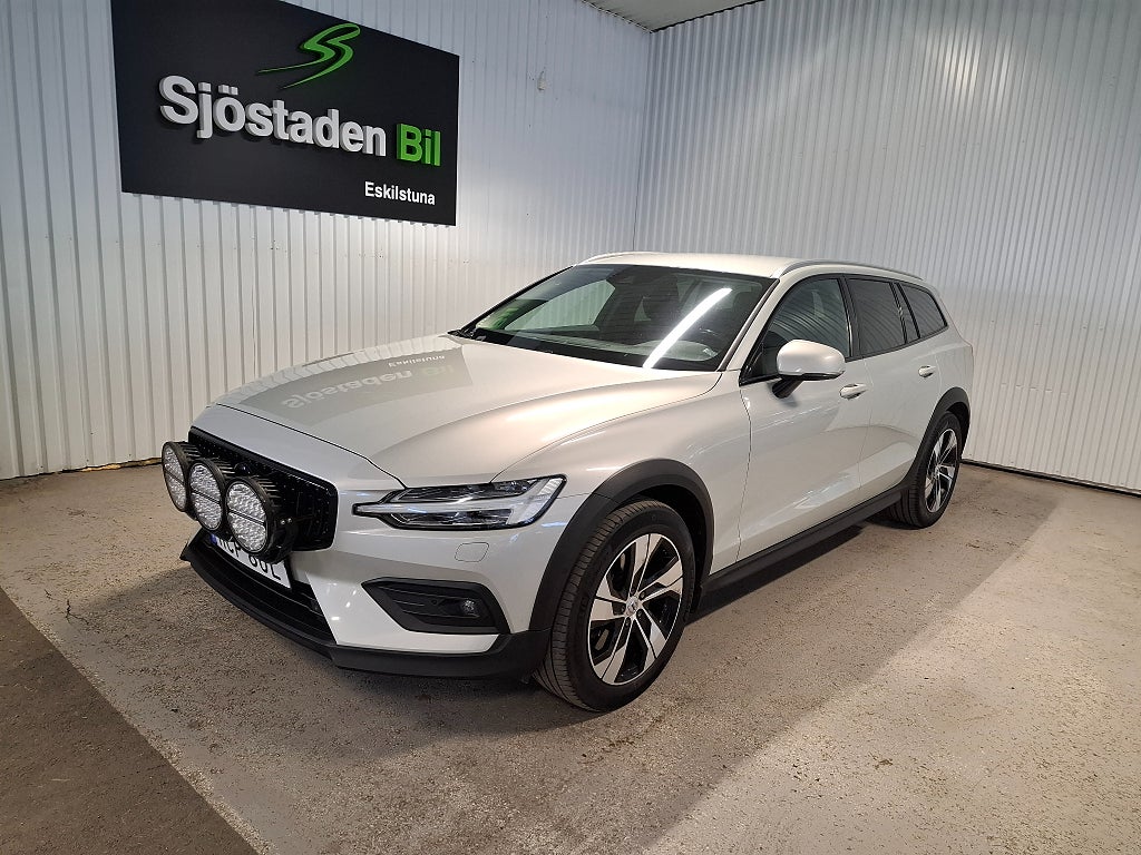 Volvo V60 Cross Country D4 AWD Geartronic Momentum Värmare Drag Navi Extraljus
