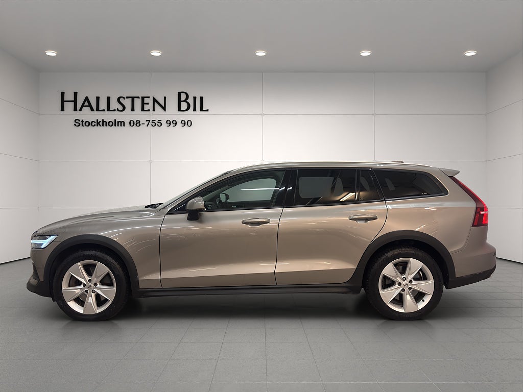 Volvo V60 Cross Country D4 AWD Momentum Värmare Advanced Navi