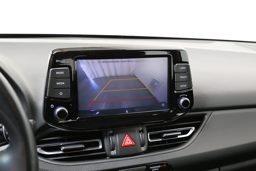 Hyundai i30 1,5 T-GDI 48V MHEV 159hk Essential Aut Drag Nybilsg 2022