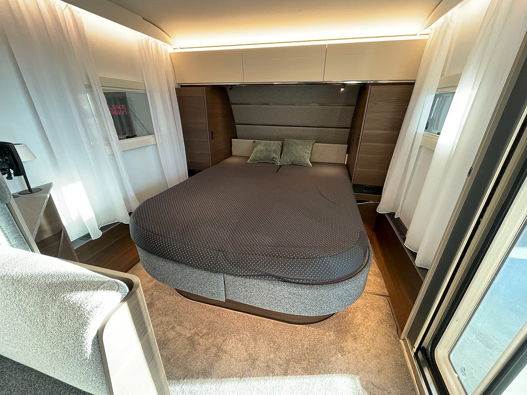 Adria Alpina 663 PT / Barnkammare / ALDE / Ugn / Queens-bed - Adria