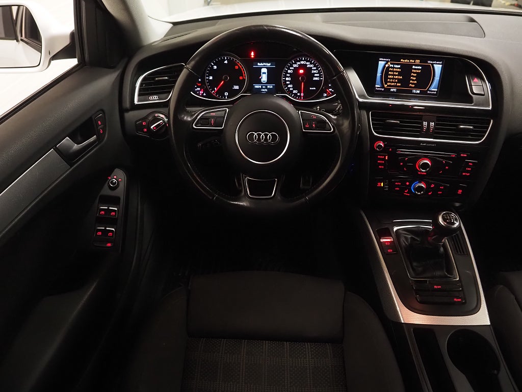 Audi A4 Avant 2.0 TDI 150hk Quattro S-Line Dragkrok PDC 2015