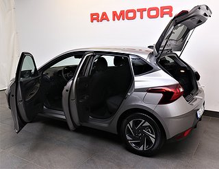 Halvkombi Hyundai i20 7 av 17