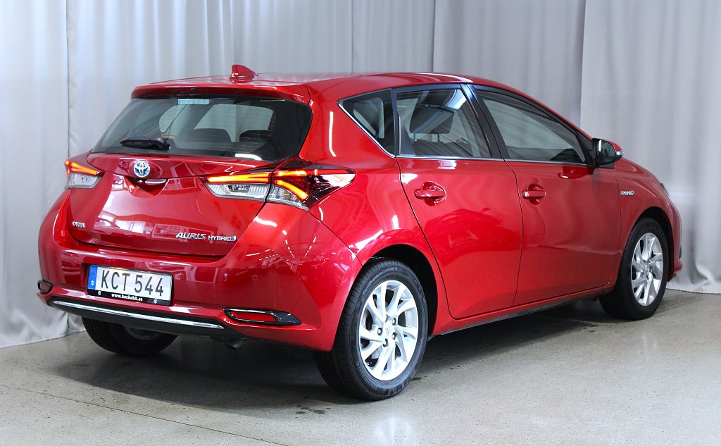 Toyota Auris Hybrid e-CVT Active, Toppskick *2817 mil* S&V-hjul
